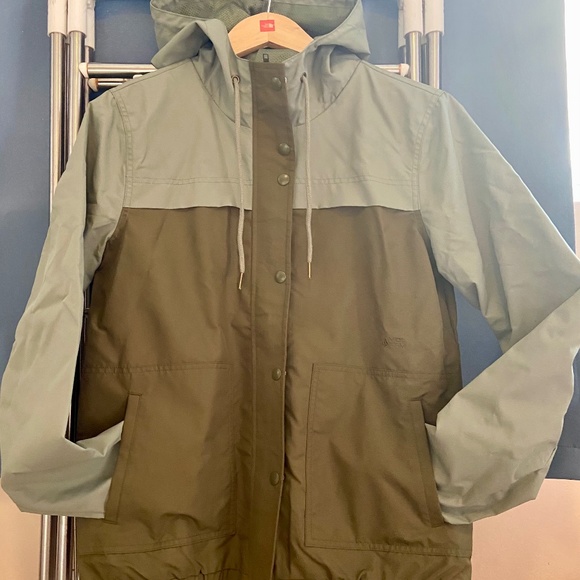 Volcom Jackets & Blazers - Light Green and Olive Two-Tone Hooded Jacket